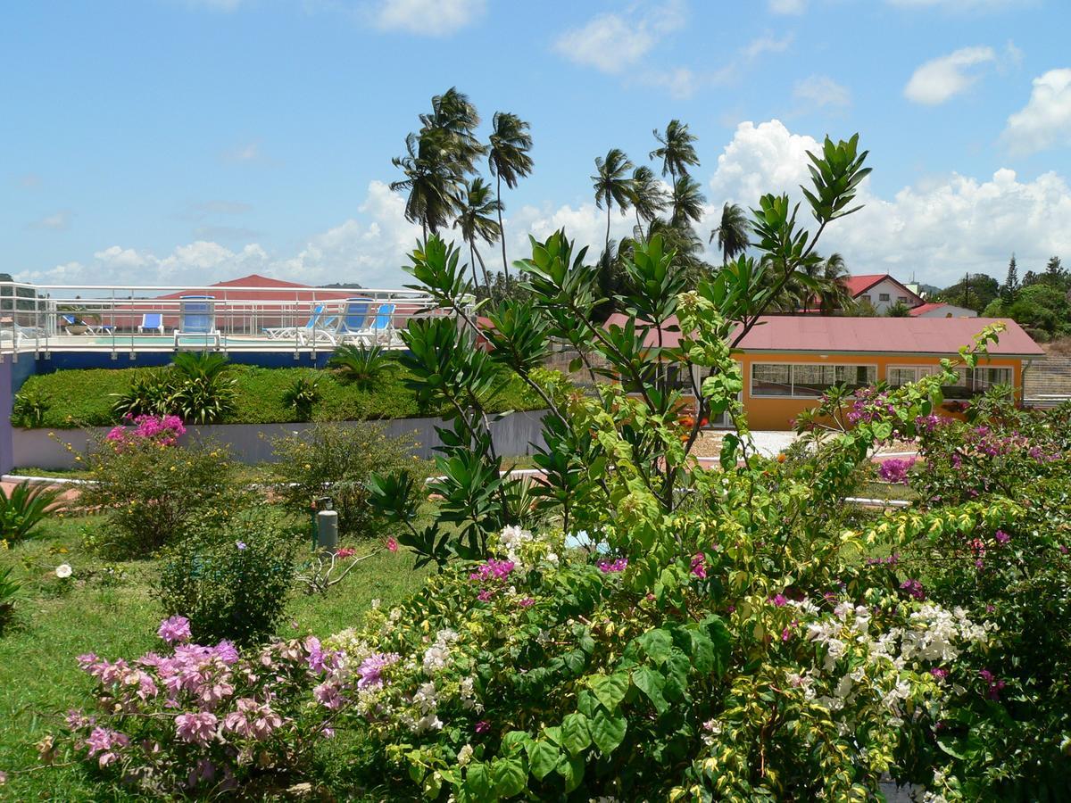 Appart' hôtel Montjoyeux Les Vagues Cayenne Exterior foto